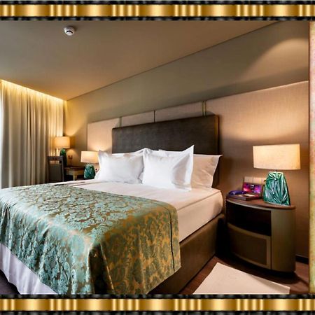 Hotel Jaguar Oporto - Airport To Hotel And City Center And Vice-Versa Is A Free And Continuous Shuttle Service From 7Am To 8Pm Ngoại thất bức ảnh